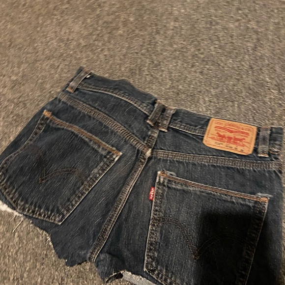 Levi 514 Slim Straight Shorts - Picture 2 of 4